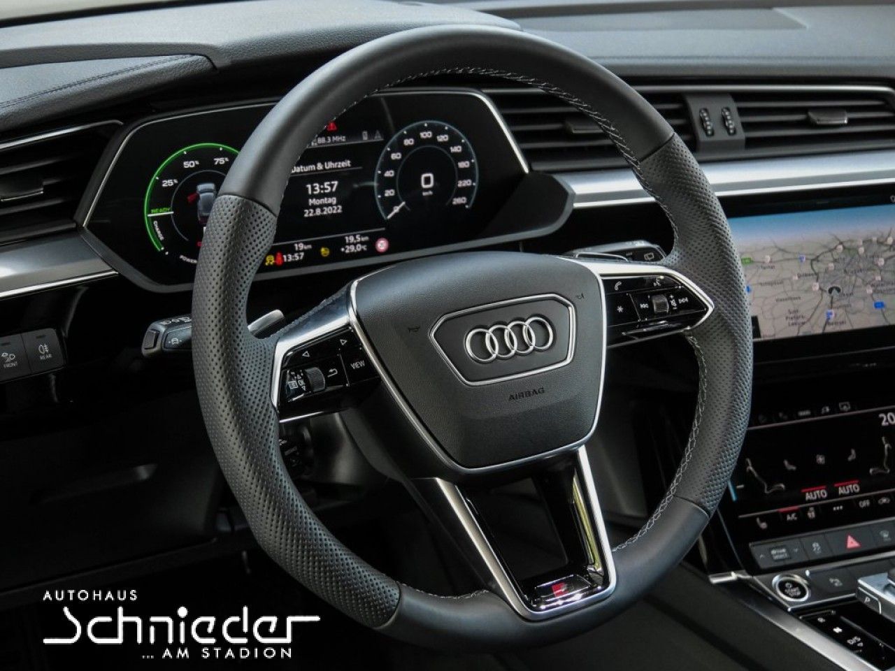 Fahrzeugabbildung Audi e-tron S line 50 quattro 230 kW Audi virtual LED