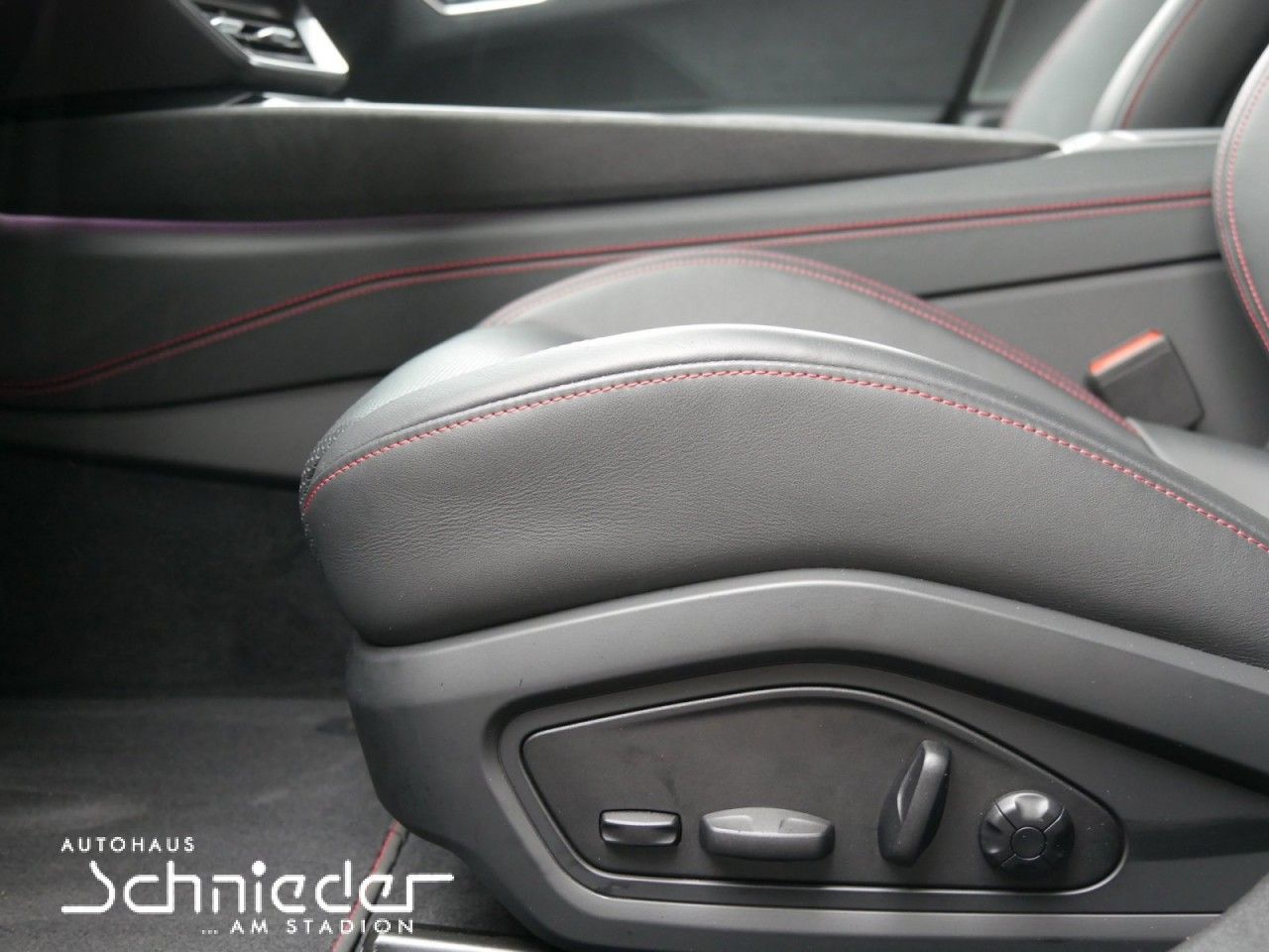 Fahrzeugabbildung Audi e-tron GT RS quattro Headup, Matrix, B+O, Optik