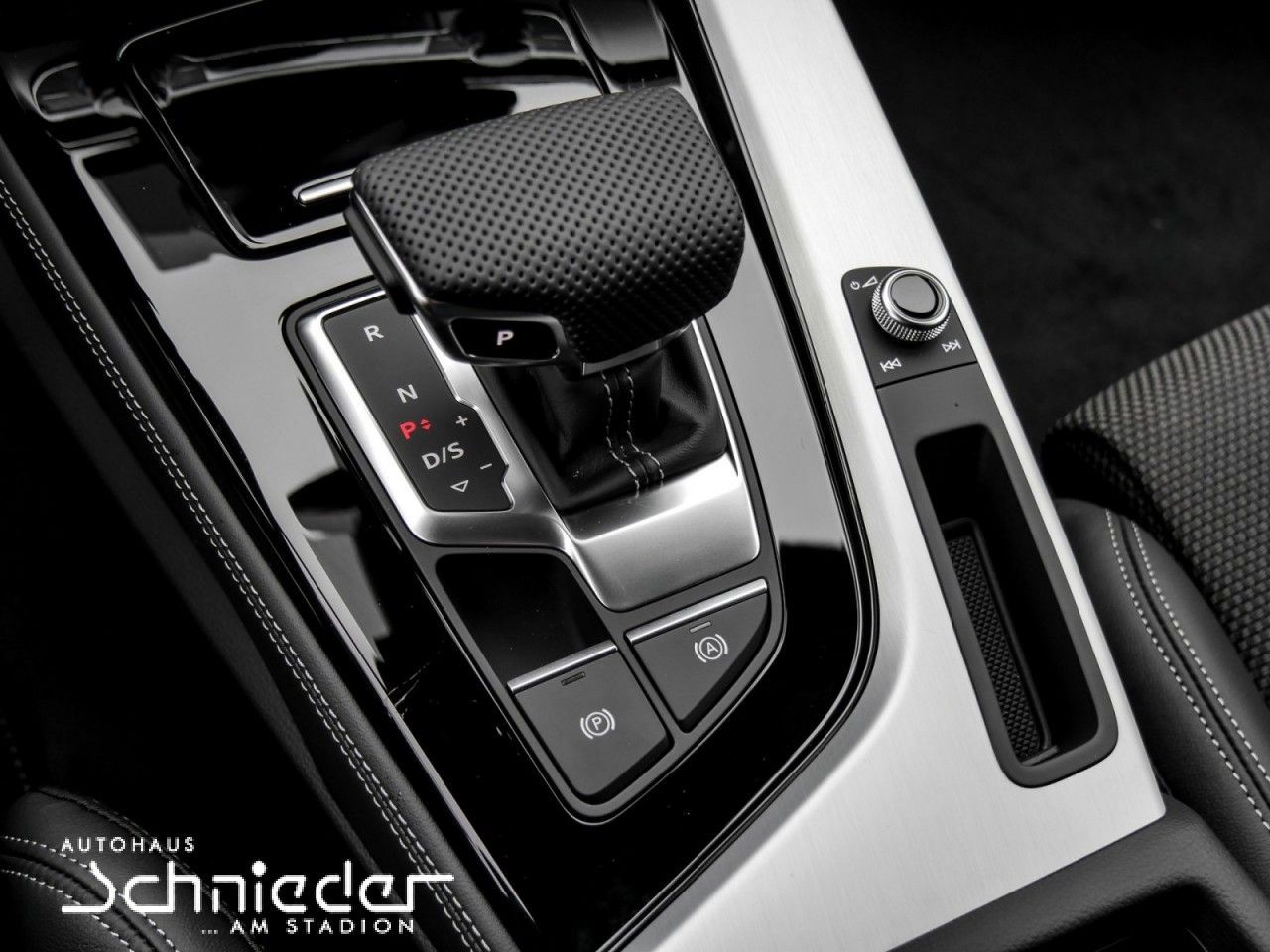 Fahrzeugabbildung Audi A4 AVANT S LINE 35 TDI AHK,LED,BUSINESS, CARPLAY