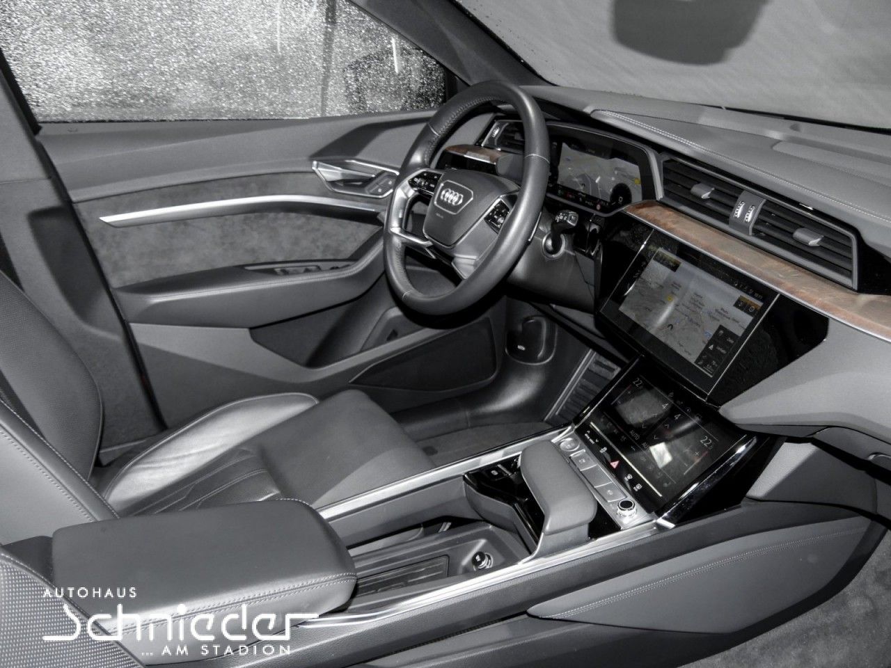 Fahrzeugabbildung Audi E-TRON 55 ADVA. SLINE,MATRIX,VIRTUAL,CARPLAY LED