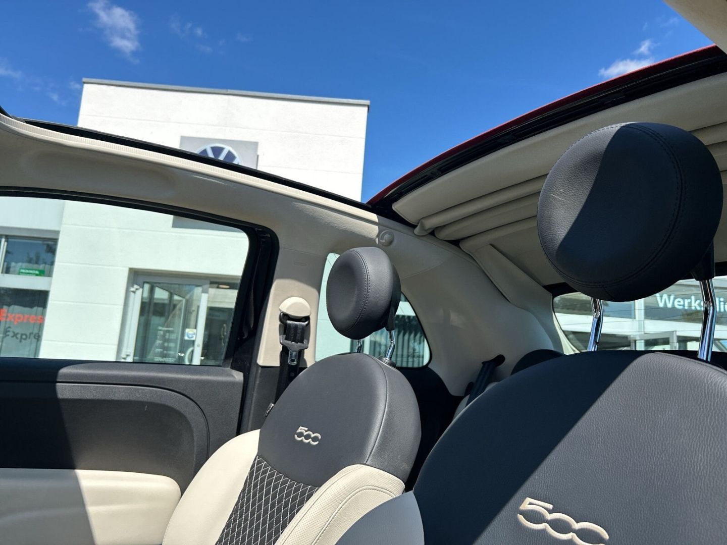 Fahrzeug 16 Fahrzeugabbildung Fiat 500 EU6d 1.0 Mild Hybrid Dolcevita Navi Soundsys - mit KI generiert/bearbeitet