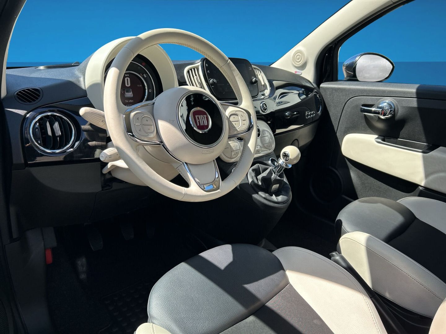 Fahrzeug 10 Fahrzeugabbildung Fiat 500 EU6d 1.0 Mild Hybrid Dolcevita Navi Soundsys - mit KI generiert/bearbeitet