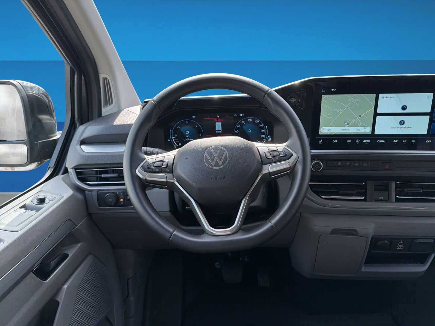 Fahrzeugabbildung Volkswagen T7 Caravelle 110 kW KR 2.0 TDI Life 9- Sitzer Na - mit KI generiert/bearbeitet