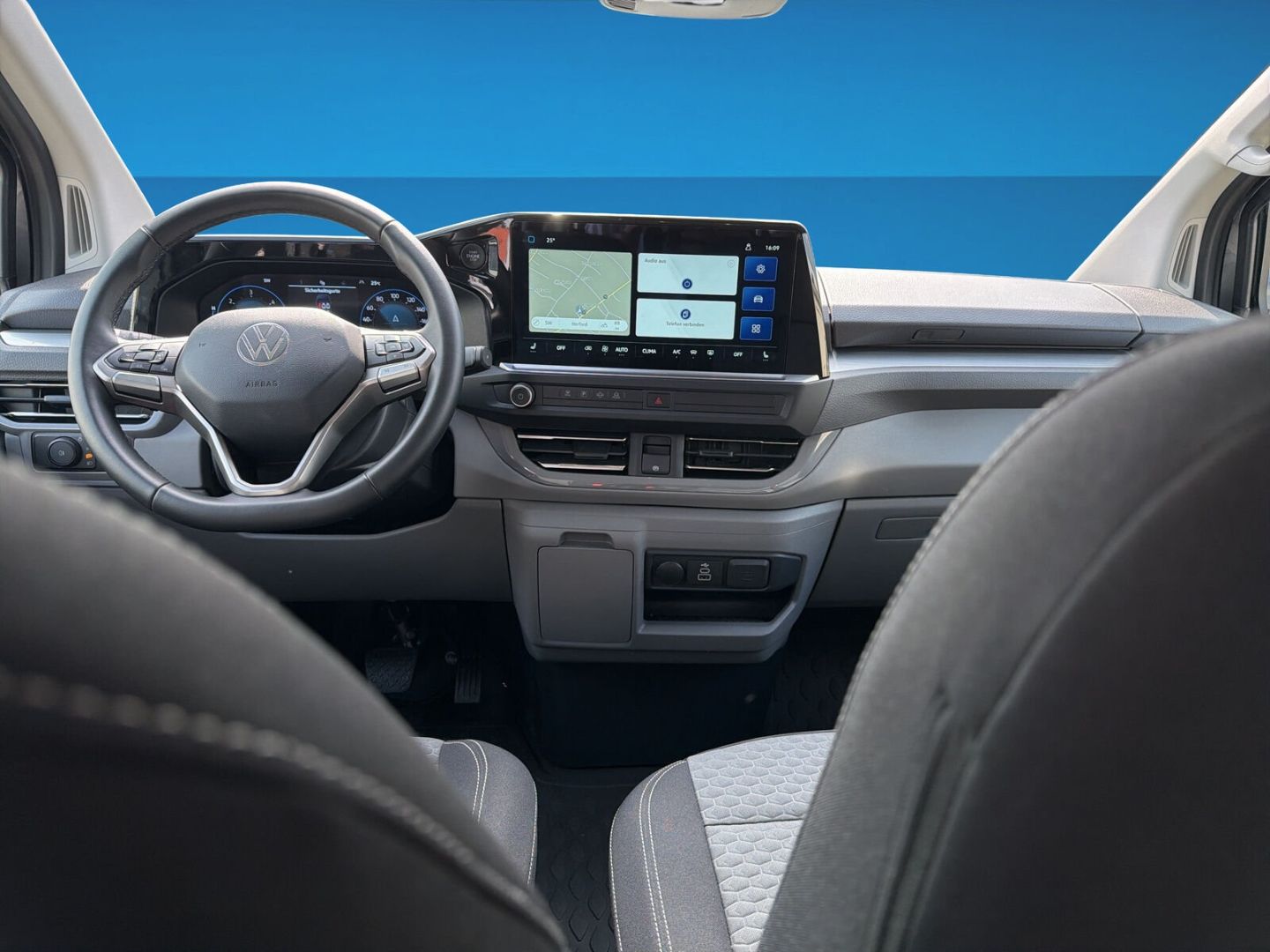 Fahrzeugabbildung Volkswagen T7 Caravelle 110 kW KR 2.0 TDI Life 9- Sitzer Na - mit KI generiert/bearbeitet