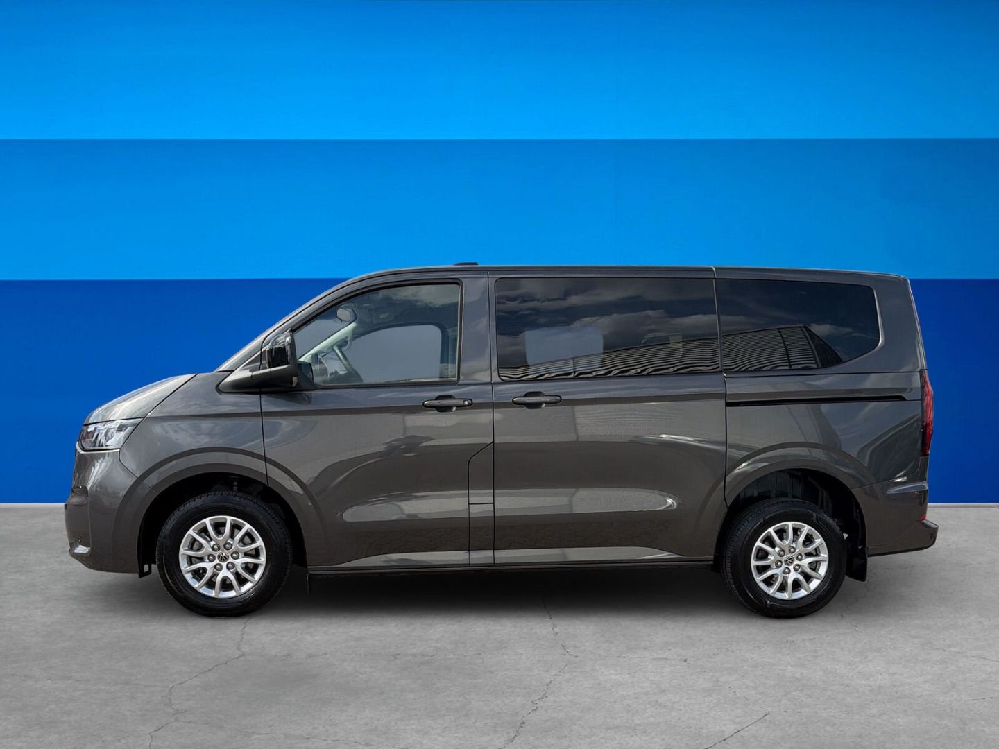 Fahrzeugabbildung Volkswagen T7 Caravelle 110 kW KR 2.0 TDI Life 9- Sitzer Na - mit KI generiert/bearbeitet