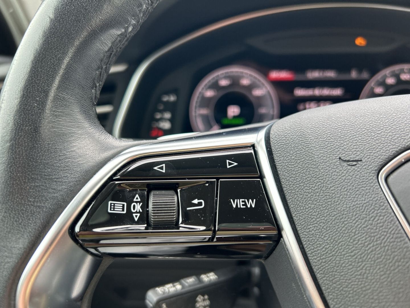 Fahrzeug 17 Fahrzeugabbildung Audi A6 Avant 50 TFSI e quattro S tronic LED Sportsit - mit KI generiert/bearbeitet