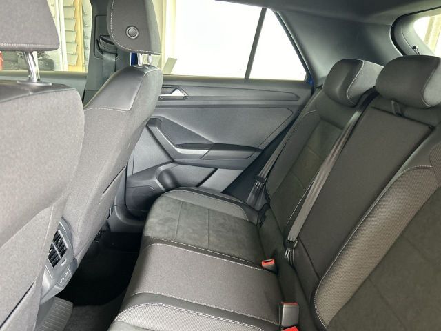Fahrzeugabbildung Volkswagen T-Roc R-Line 1.5l TSI MATRIX REAR VIEW NAVI LED