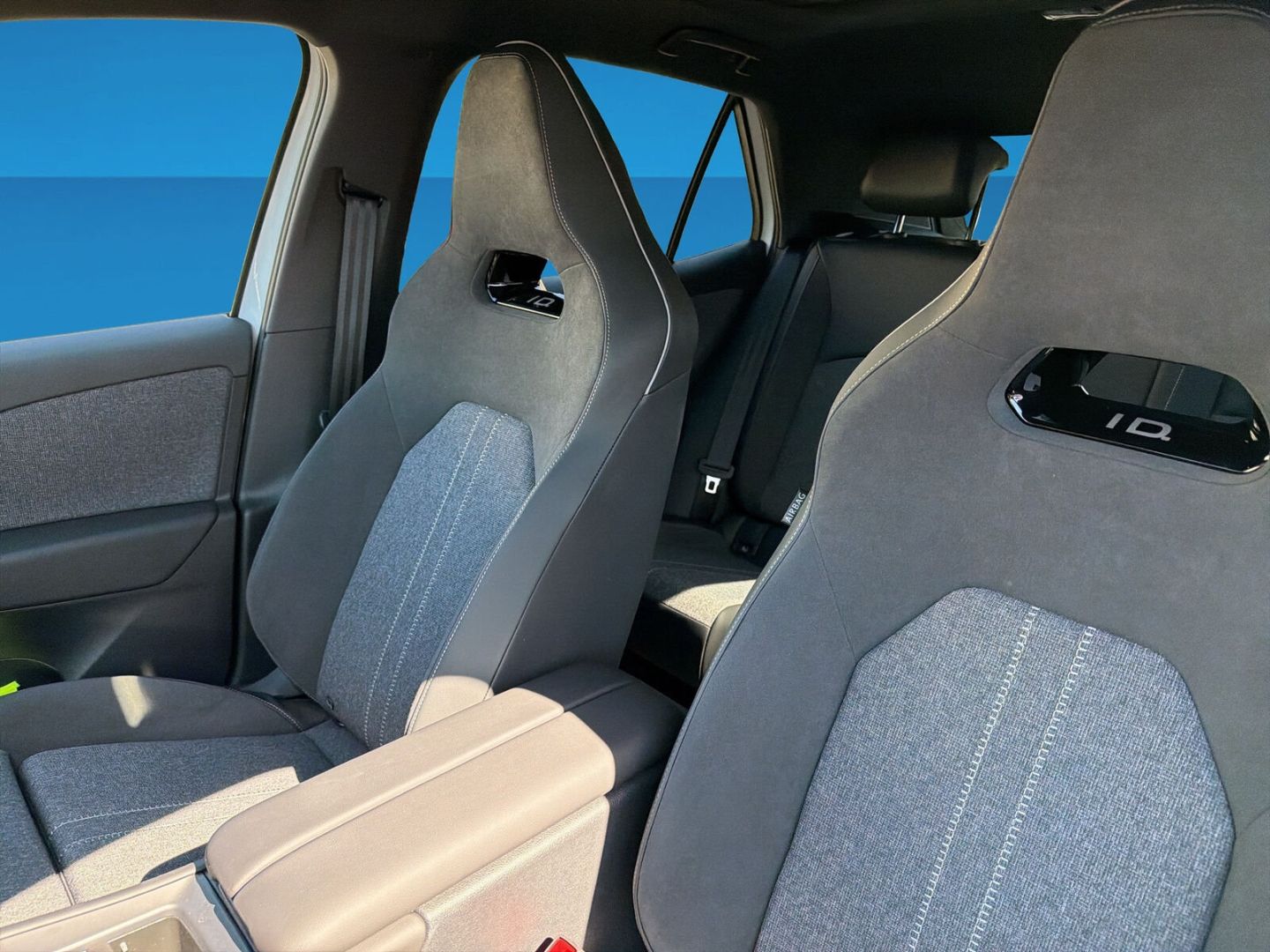 Fahrzeug 13 Fahrzeugabbildung Volkswagen ID.3 Neo Style 170 kW - mit KI generiert/bearbeitet