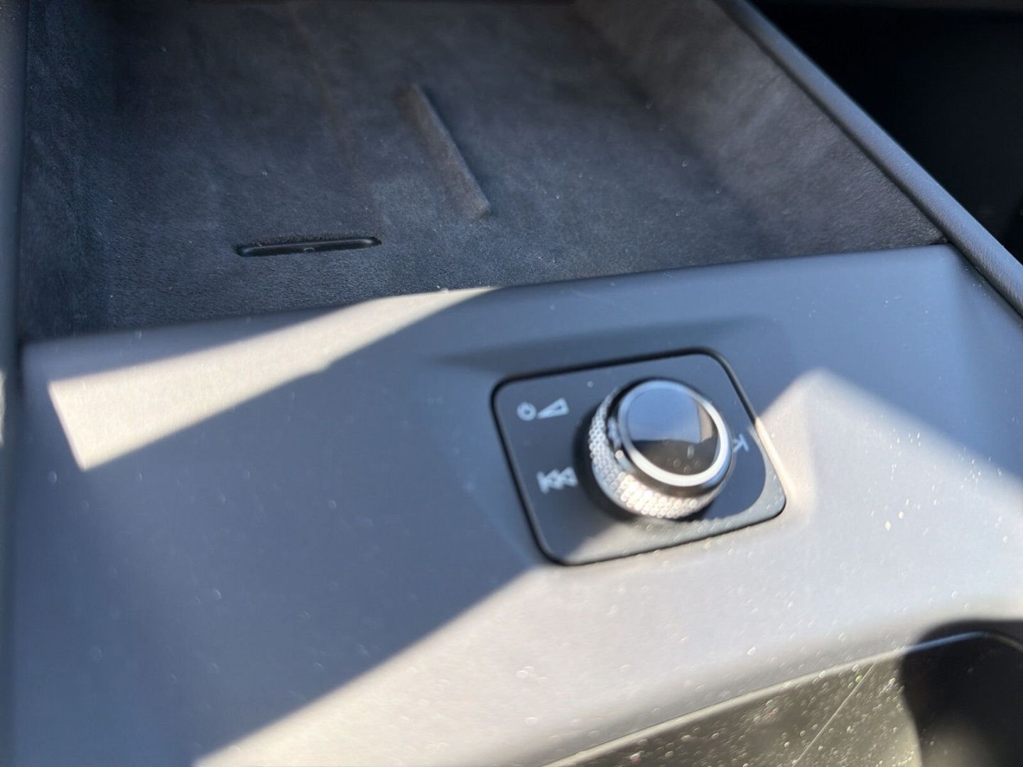Fahrzeug 17 Fahrzeugabbildung Volkswagen ID.3 Neo Style 170 kW - mit KI generiert/bearbeitet