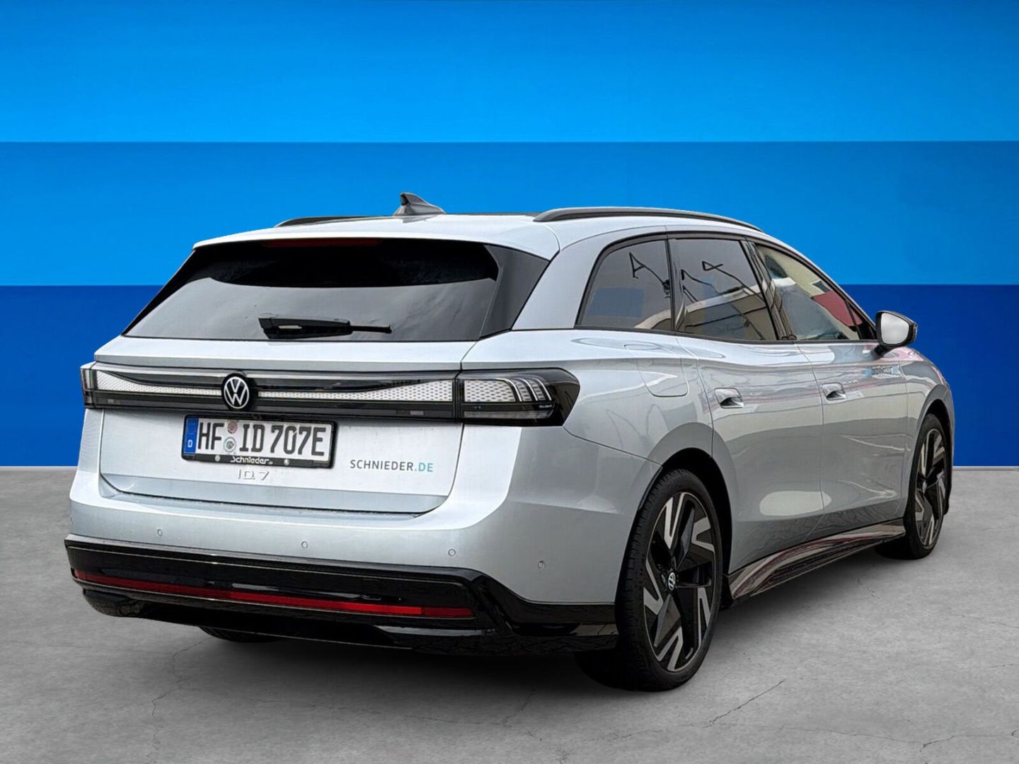 Fahrzeug 5 Fahrzeugabbildung Volkswagen ID.7 210 kW Tourer Pro S (86kW) Exterieurpaket A - mit KI generiert/bearbeitet