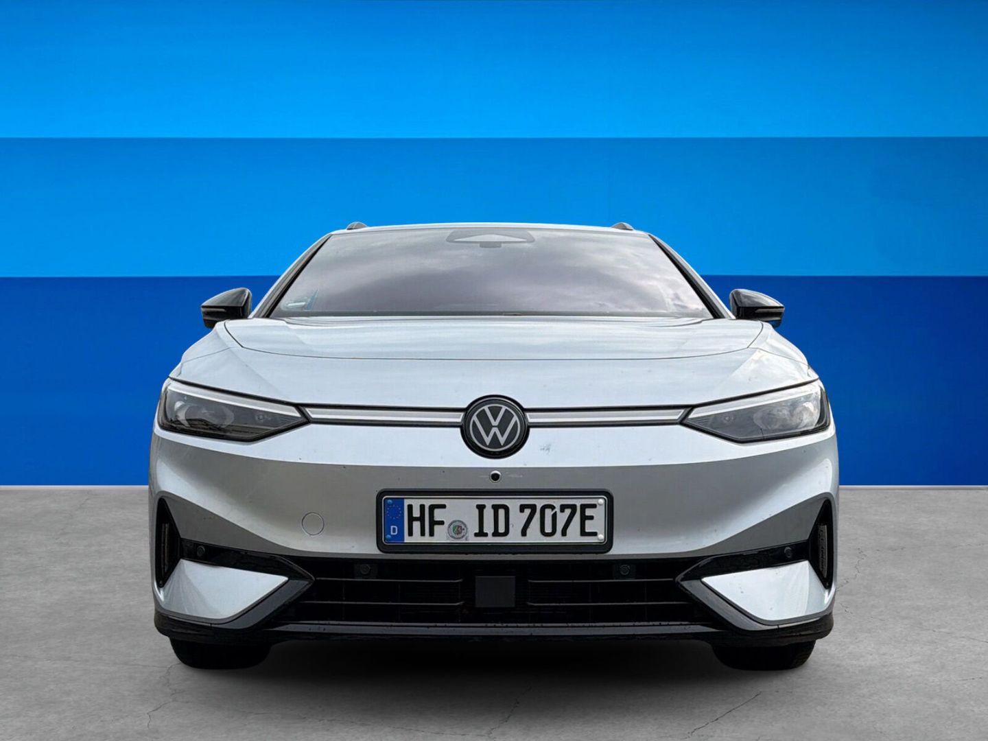 Fahrzeug 6 Fahrzeugabbildung Volkswagen ID.7 210 kW Tourer Pro S (86kW) Exterieurpaket A - mit KI generiert/bearbeitet