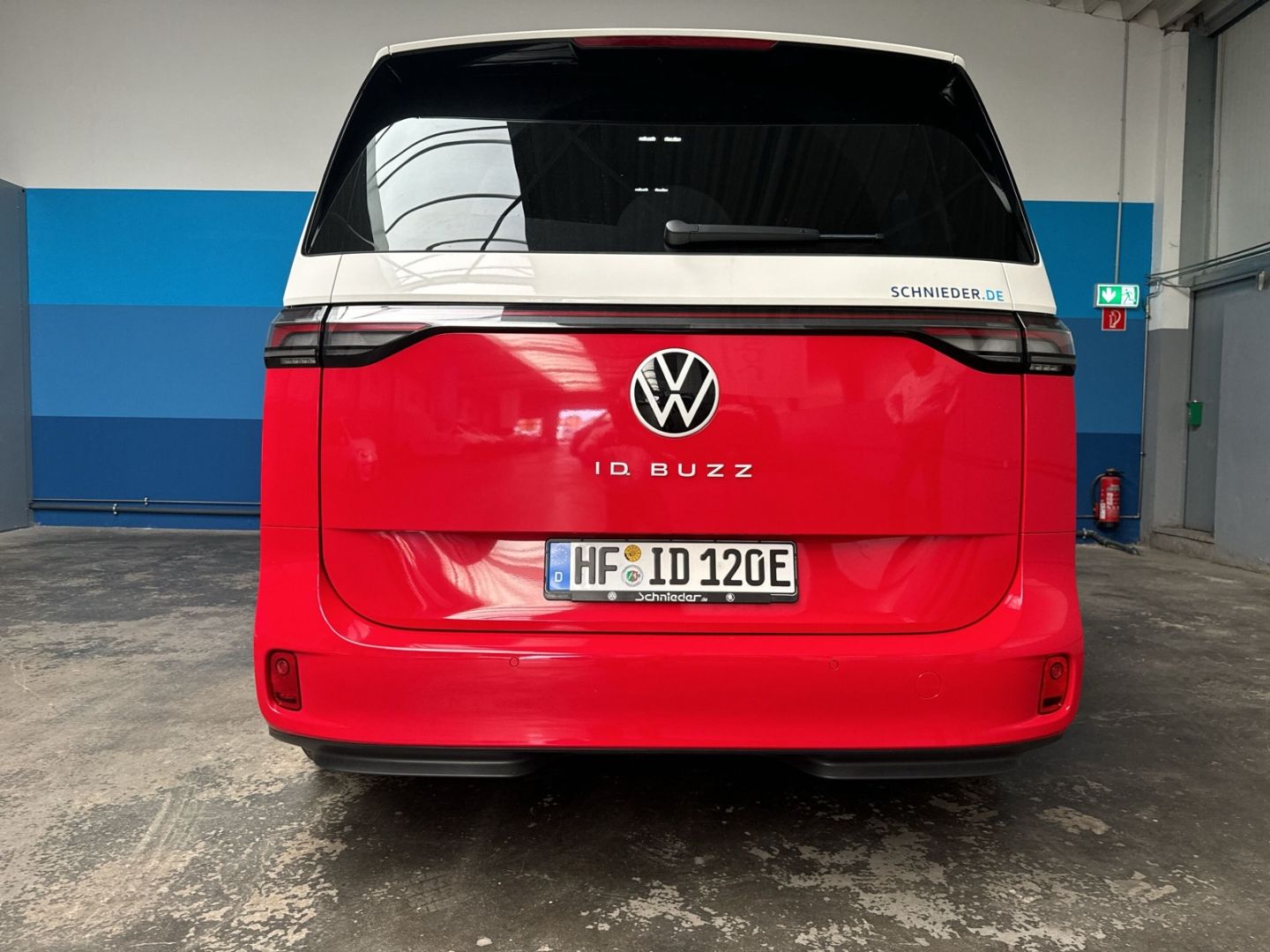 Fahrzeugabbildung Volkswagen ID. Buzz Pro Motor 150 kW 77 kWh Weiß Rot LED