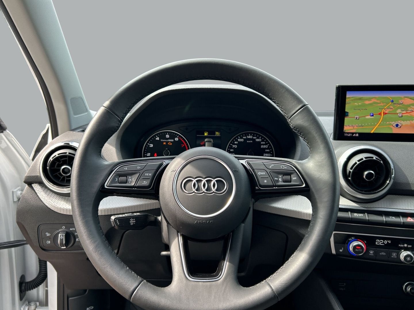 Fahrzeugabbildung Audi Q2 1.5 35 TFSI advanced Navi Soundsystem LED Ble - mit KI generiert/bearbeitet