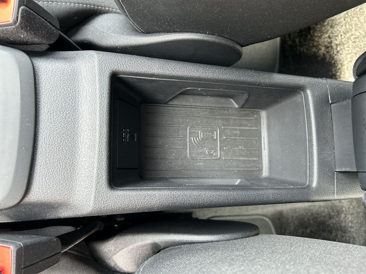 Fahrzeugabbildung Audi Q2 1.5 35 TFSI advanced Navi Soundsystem LED Ble - mit KI generiert/bearbeitet