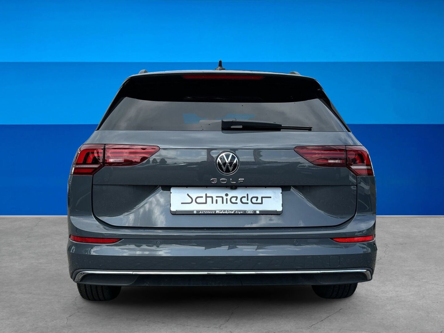 Fahrzeug 9 Fahrzeugabbildung Volkswagen Golf VIII 2.0 TDI 110 kW Style HUD AHK-el. klapp - mit KI generiert/bearbeitet
