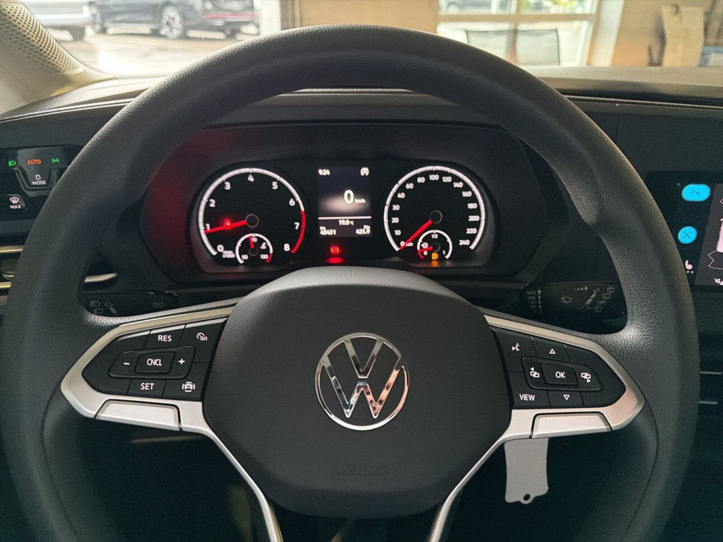Fahrzeug 17 Fahrzeugabbildung Volkswagen Caddy 1.5 TSI Life Rear View Climatronic - mit KI generiert/bearbeitet