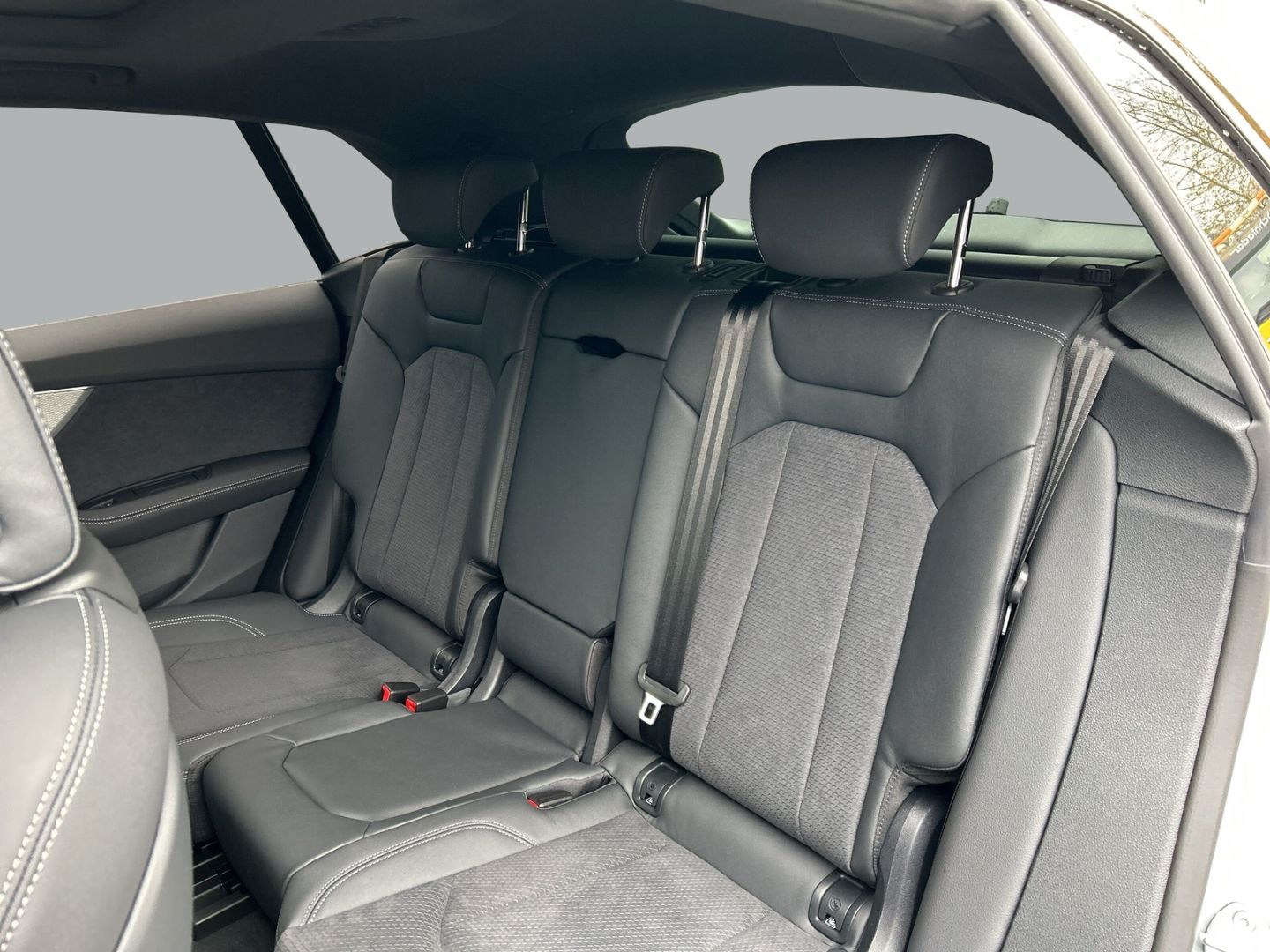 Fahrzeugabbildung Audi Q8 SUV 60 TFSIe LASER,AHK,PANO,B&O,HUD,PANO,KAME