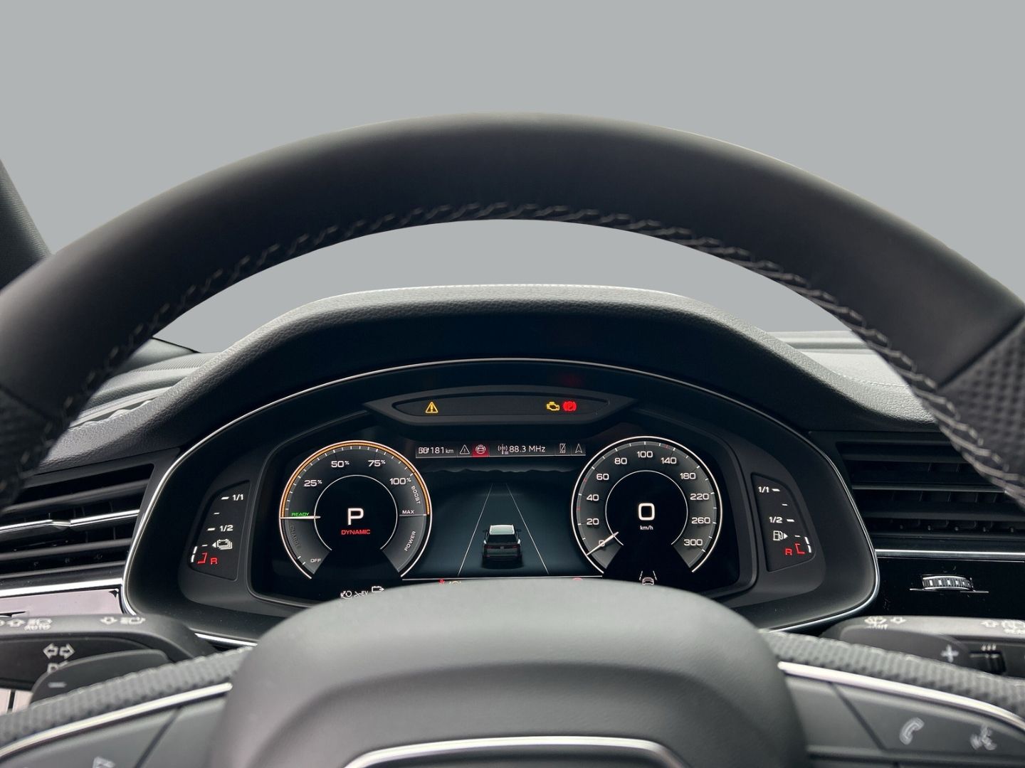 Fahrzeugabbildung Audi Q8 SUV 60 TFSIe LASER,AHK,PANO,B&O,HUD,PANO,KAME