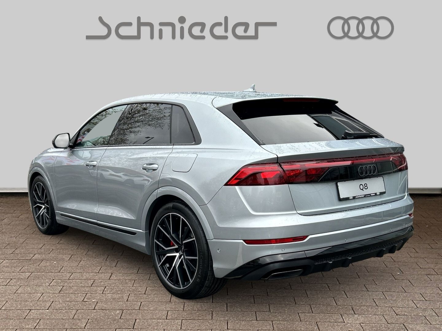 Fahrzeugabbildung Audi Q8 SUV 60 TFSIe LASER,AHK,PANO,B&O,HUD,PANO,KAME