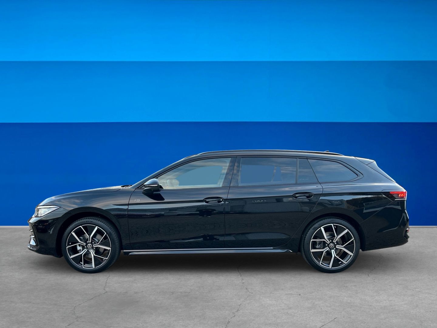 Fahrzeugabbildung Volkswagen Passat R-line 2,0 l TDI SIGNATURE PANO AHK IQ.DR