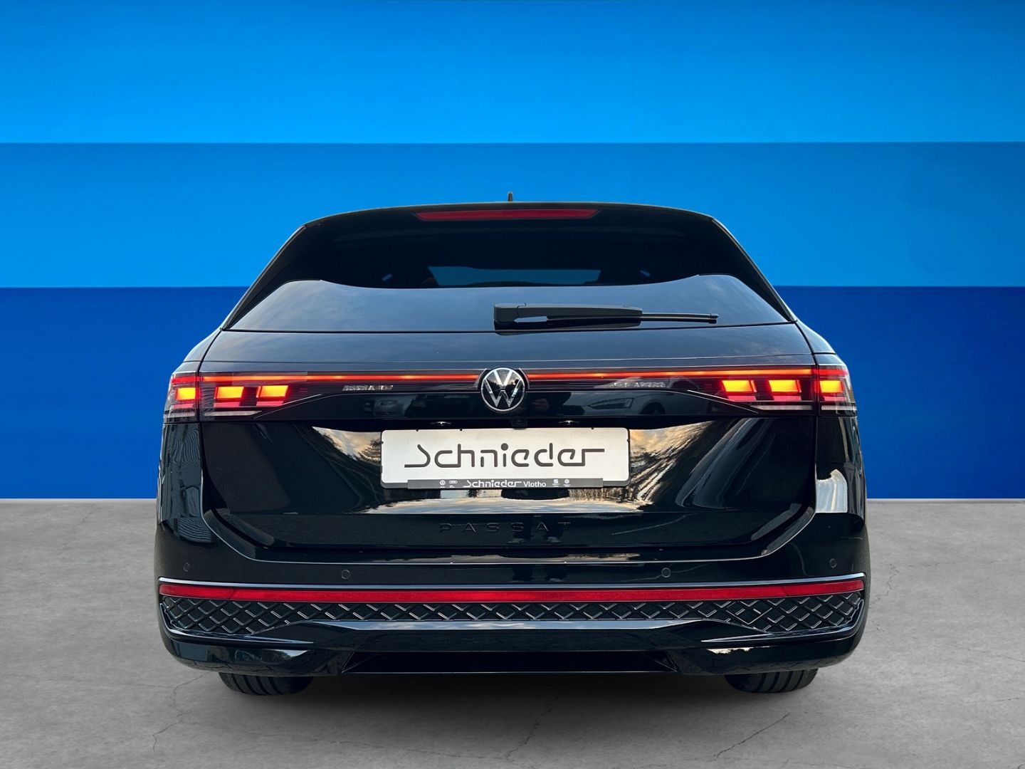 Fahrzeugabbildung Volkswagen Passat R-line 2,0 l TDI SIGNATURE PANO AHK IQ.DR