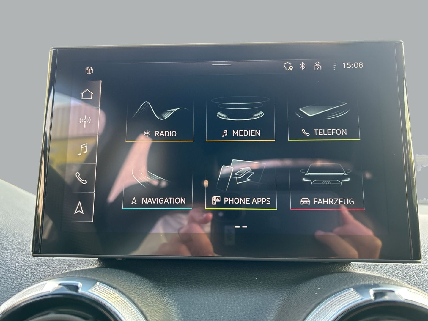 Fahrzeugabbildung Audi Q2 ADVANCED 35TFSI LED,AHK,VIRTUAL,PDC,KAMERA