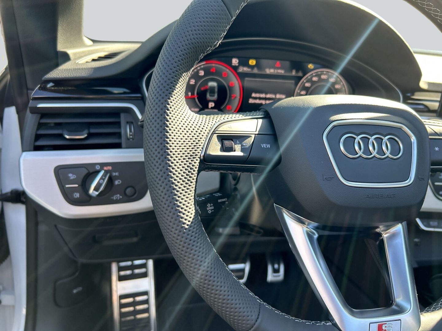 Fahrzeugabbildung Audi A5 CABRIO SLINE 40 TFSI VIRTUAL,AHK,ACC,KAMERA