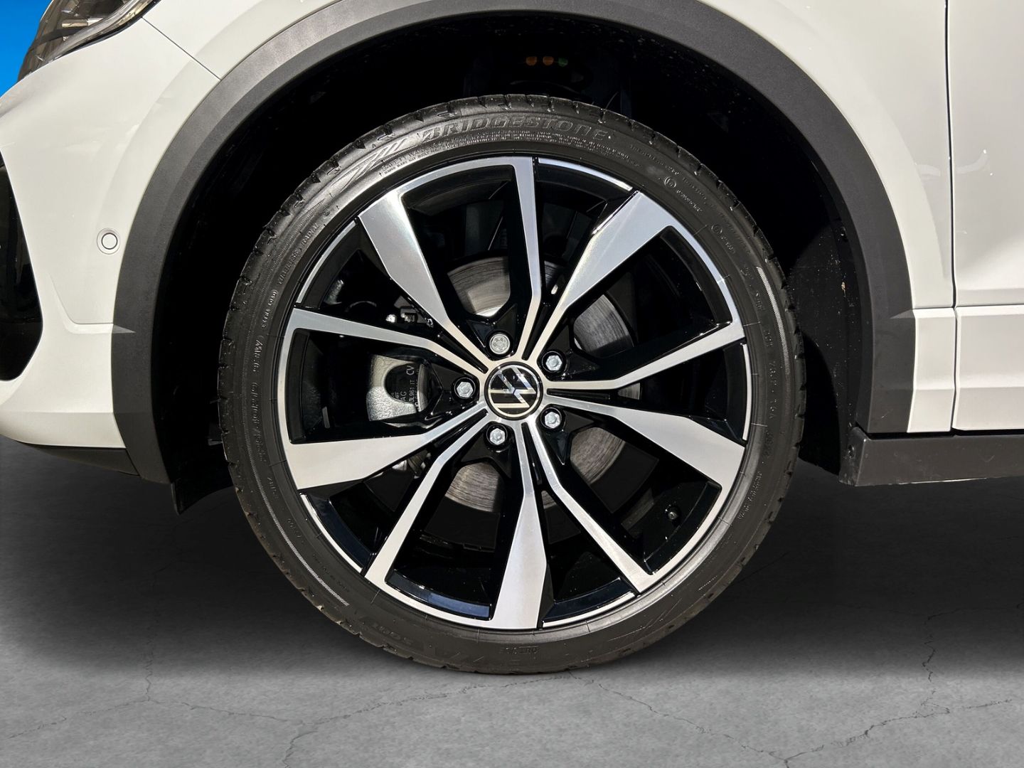 Fahrzeugabbildung Volkswagen T-Roc Cabriolet R-Line 1.5 l TSI BLACK STYLE IQ.