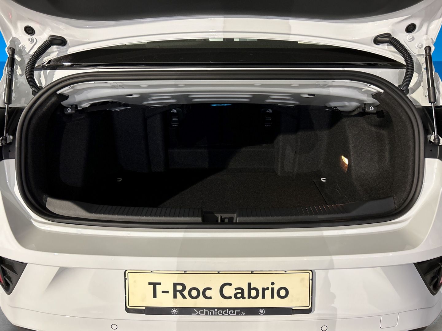 Fahrzeugabbildung Volkswagen T-Roc Cabriolet R-Line 1.5 l TSI BLACK STYLE IQ.
