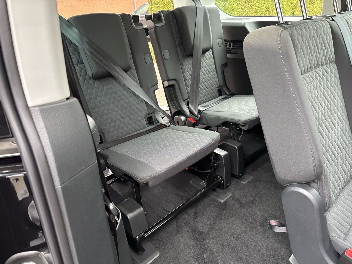 Fahrzeugabbildung Volkswagen Caddy 1.5 EU6e VW NFZ Life 7-Sitzer Motor  1,5 l