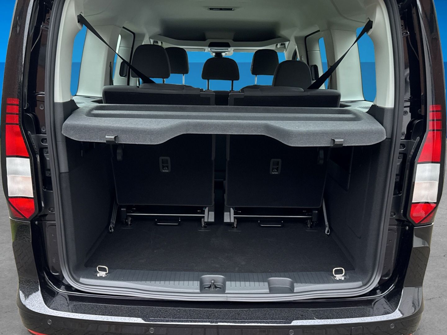 Fahrzeugabbildung Volkswagen Caddy 1.5 EU6e VW NFZ Life 7-Sitzer Motor  1,5 l