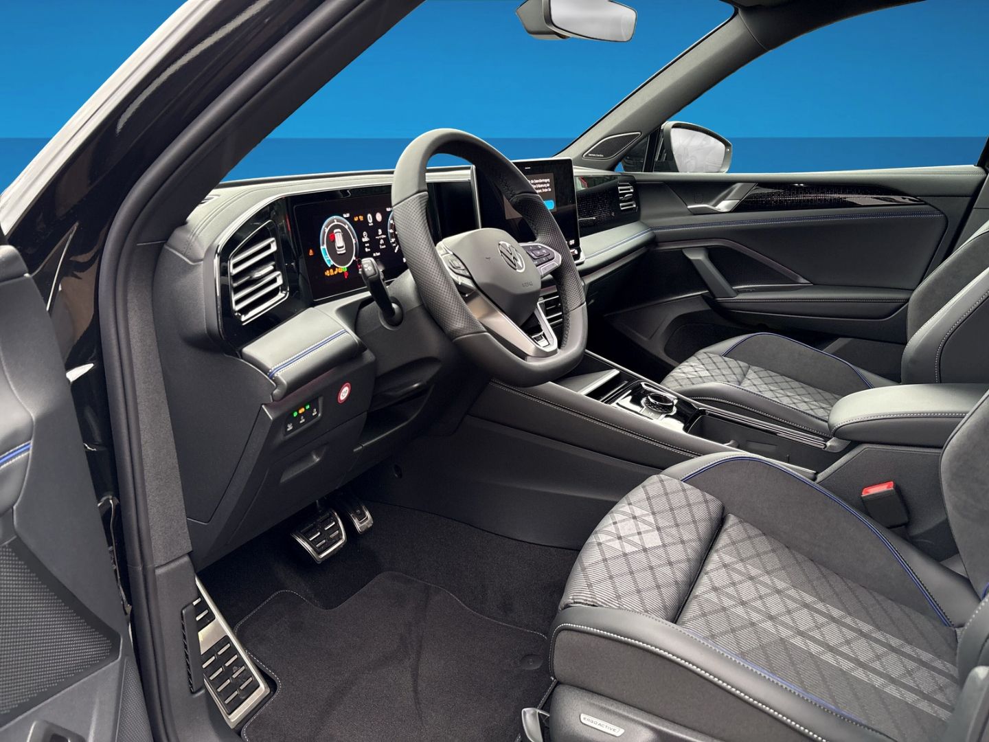 Fahrzeugabbildung Volkswagen Tiguan R-Line 2,0l TDI AHK HARMAN KARDON IQ.DRIV - mit KI generiert/bearbeitet