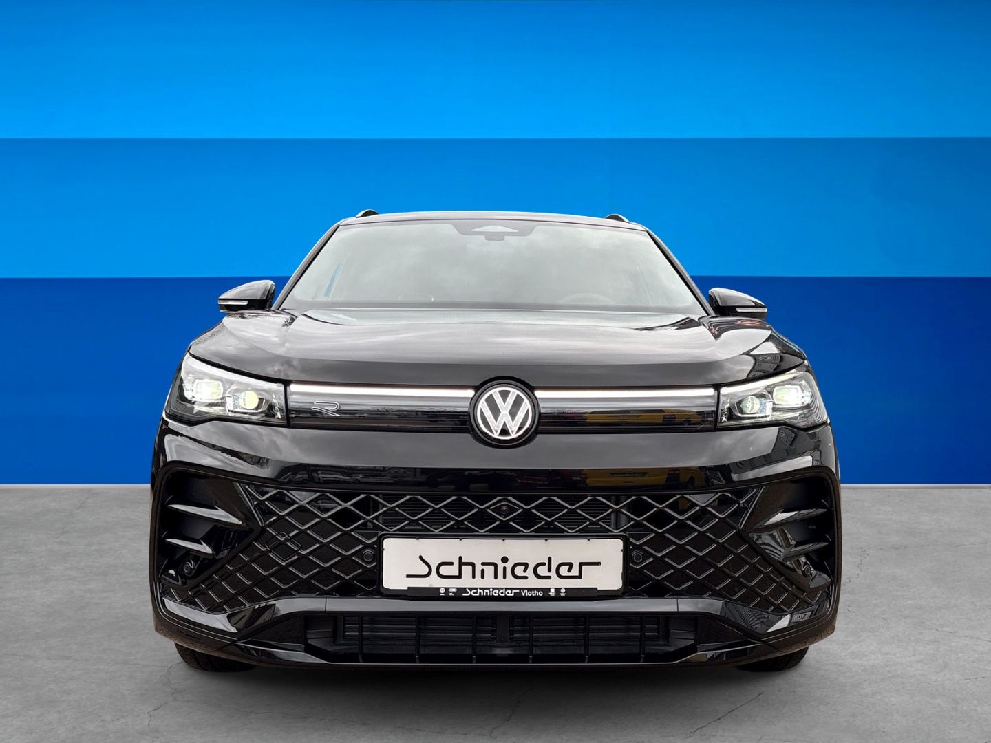 Fahrzeugabbildung Volkswagen Tiguan R-Line 2,0l TDI AHK HARMAN KARDON IQ.DRIV - mit KI generiert/bearbeitet