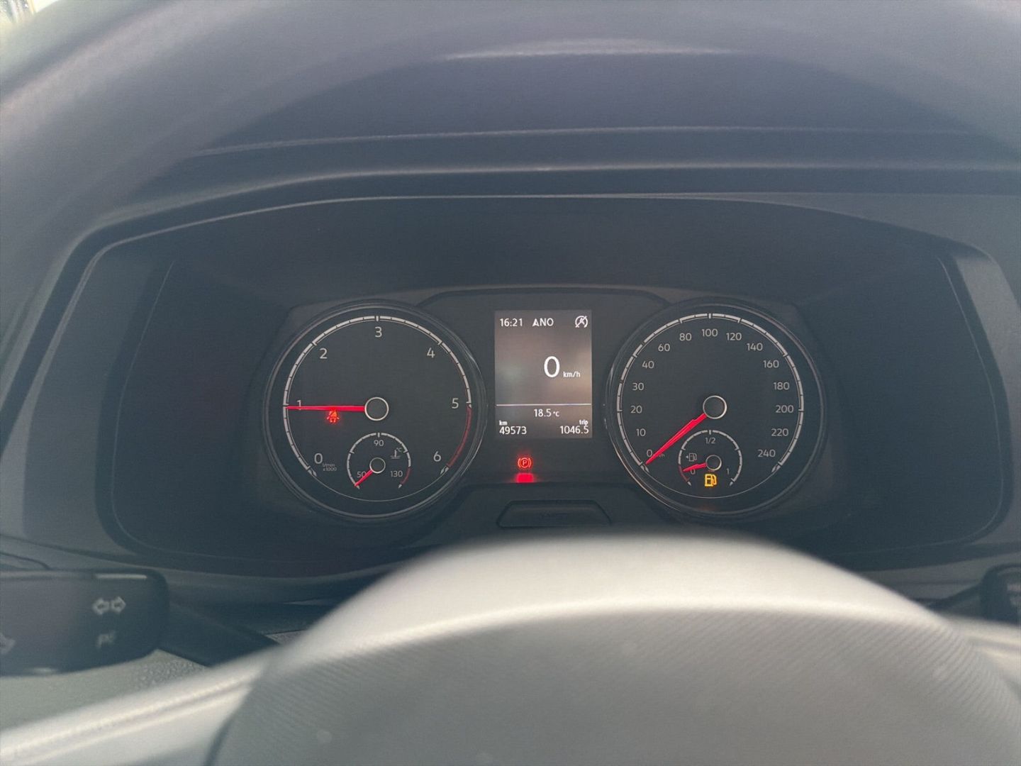 Fahrzeug 21 Fahrzeugabbildung Volkswagen T6.1 Kasten FWD 2.0TDI L1H1 Klima Navi - mit KI generiert/bearbeitet