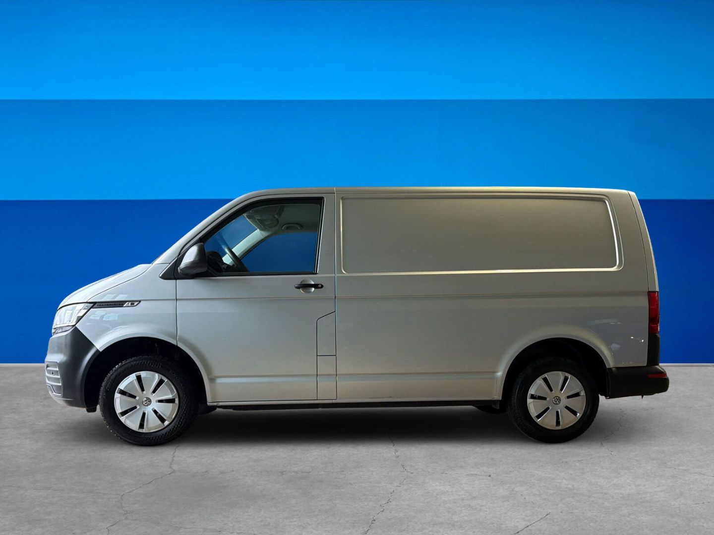 Fahrzeug 4 Fahrzeugabbildung Volkswagen T6.1 Kasten FWD 2.0TDI L1H1 Klima Navi - mit KI generiert/bearbeitet