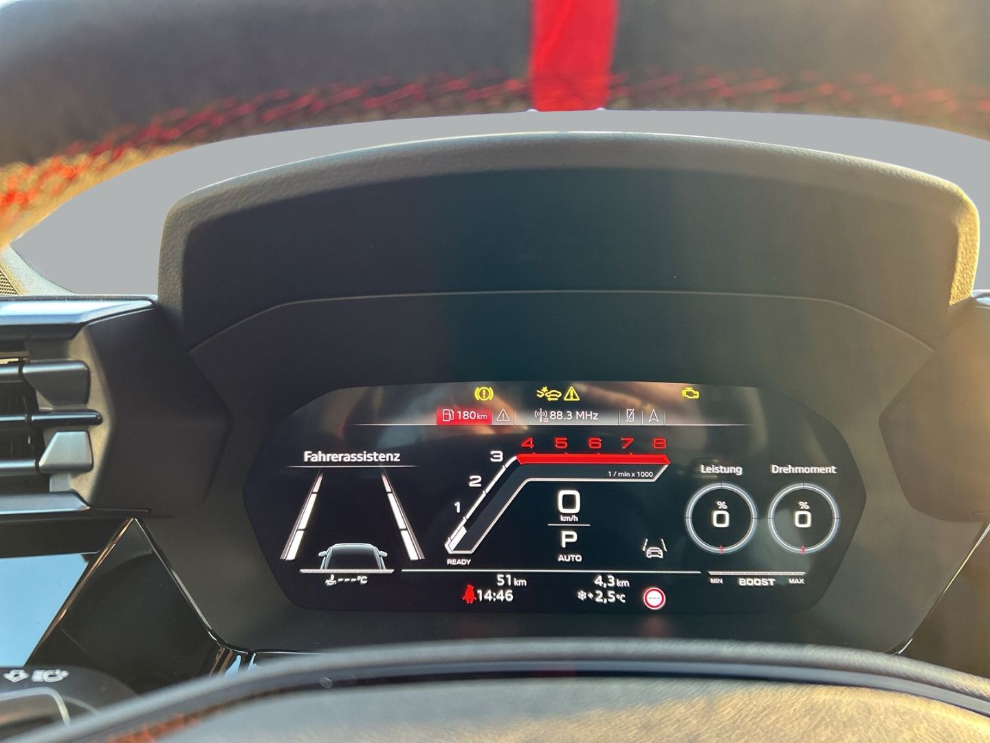 Fahrzeugabbildung Audi RS3 LIMOUSINE LED,PANO,HUD,SPORTABGAS,KAMERA