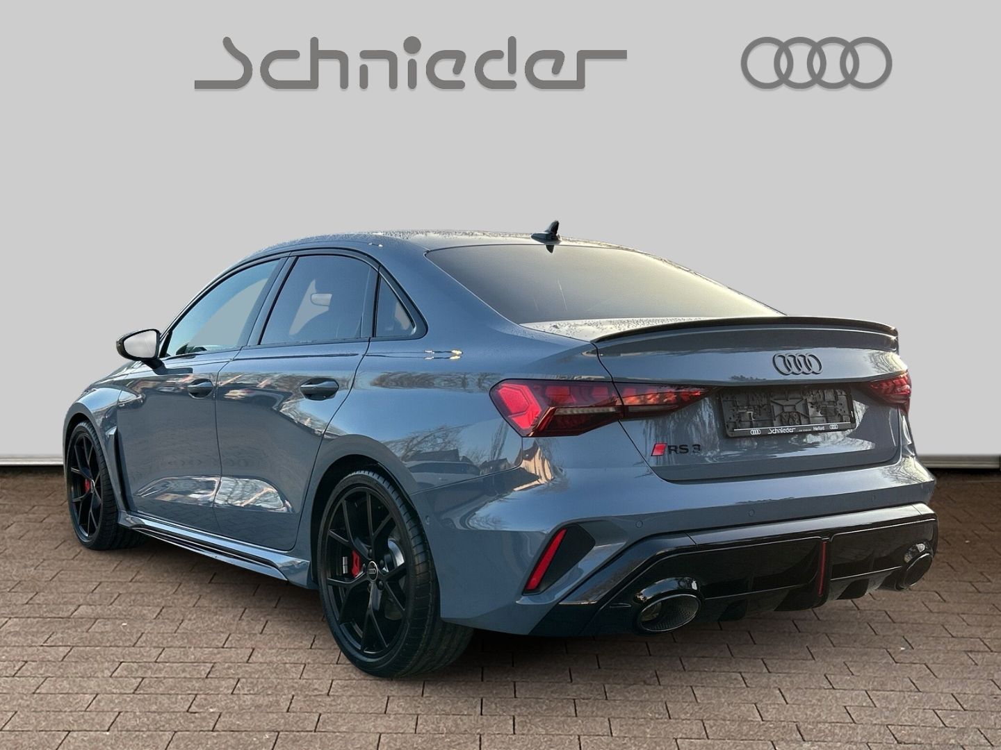 Fahrzeugabbildung Audi RS3 LIMOUSINE LED,PANO,HUD,SPORTABGAS,KAMERA