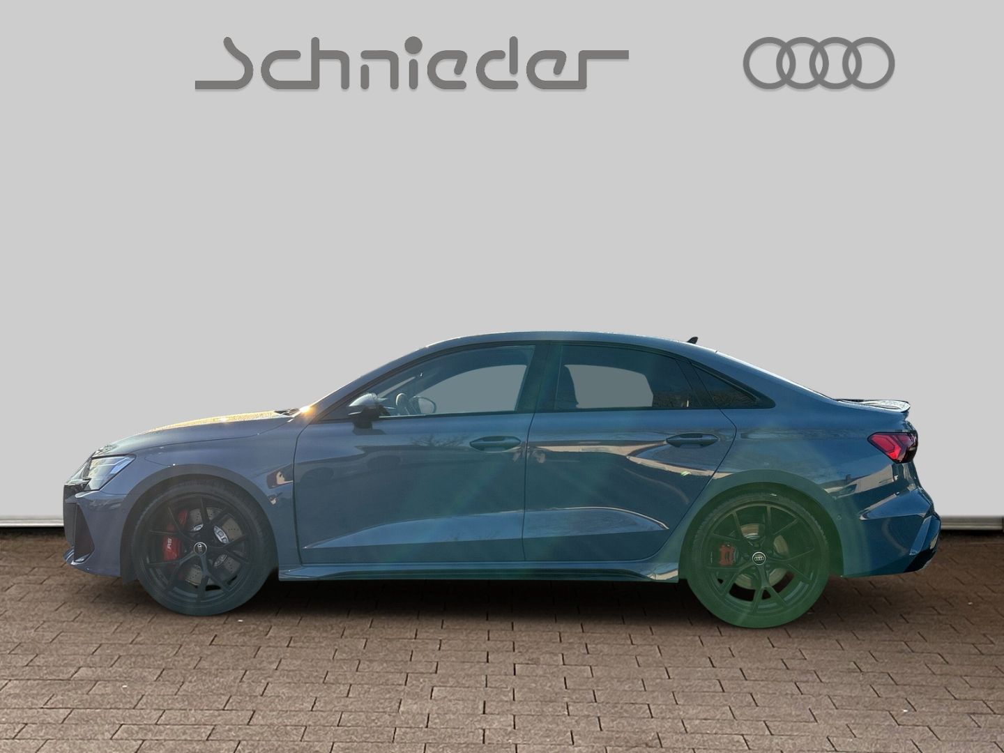 Fahrzeugabbildung Audi RS3 LIMOUSINE LED,PANO,HUD,SPORTABGAS,KAMERA