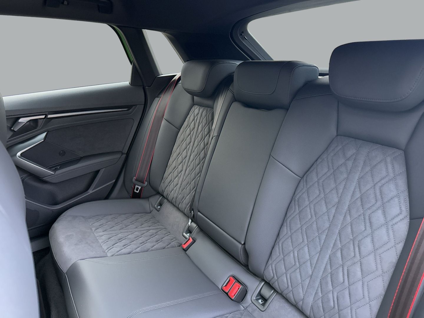 Fahrzeugabbildung Audi RS3 SPORTB MATRIX,PANO,HUD,VIRTUAL,SPORTABGAS