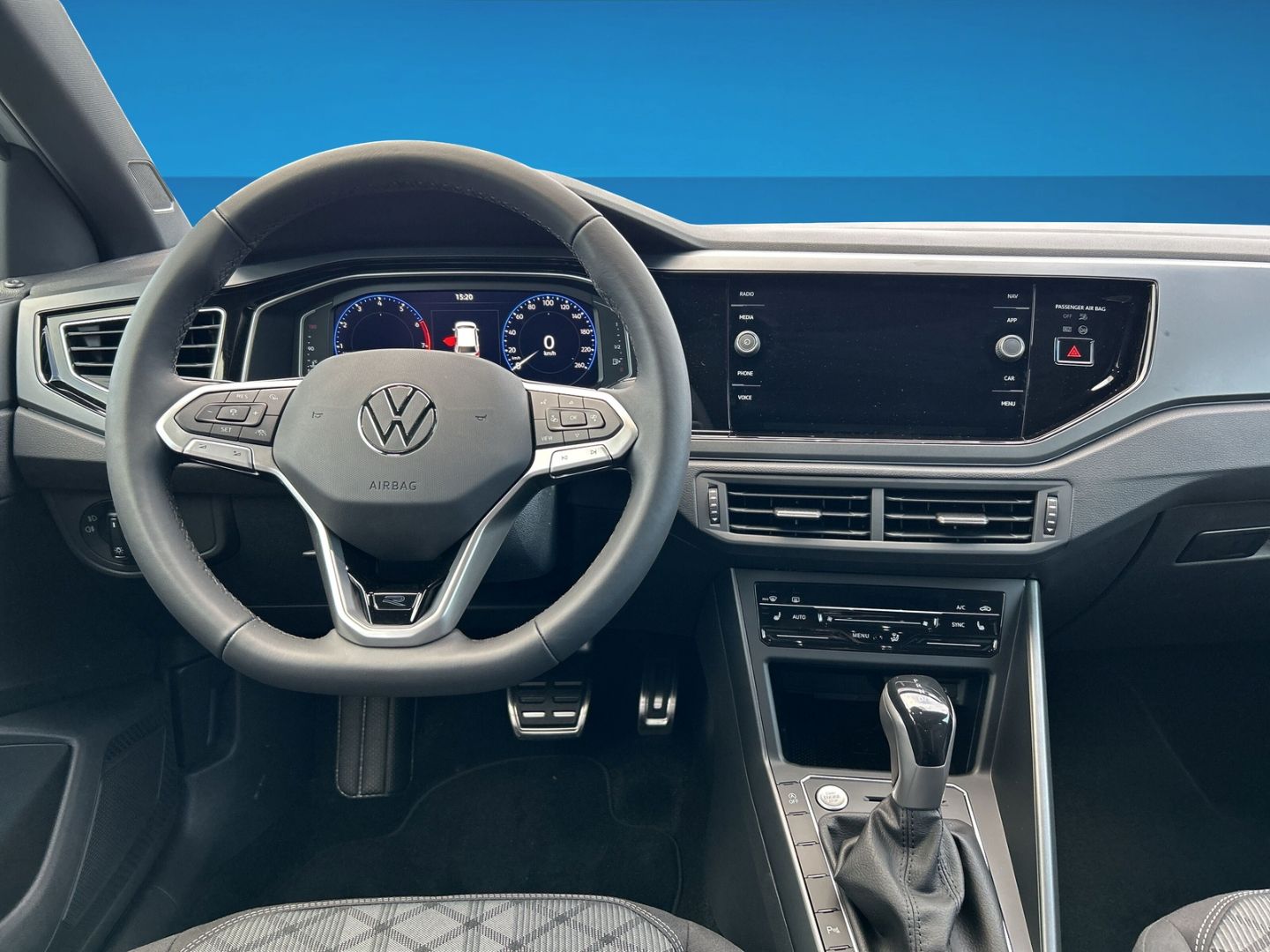 Fahrzeugabbildung Volkswagen Polo R-Line 1,0 l TSI DSG PANO IQ.LIGHT REAR VIE
