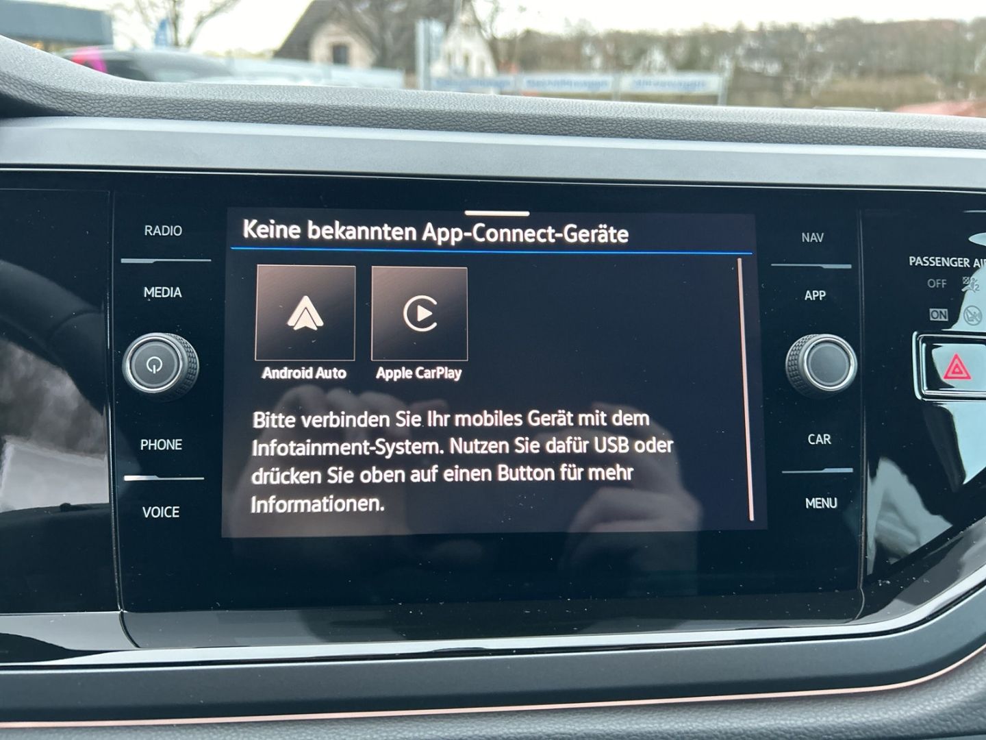 Fahrzeugabbildung Volkswagen Polo R-Line 1,0 l TSI DSG KEYLESS IQ.LIGHT IQ.DR