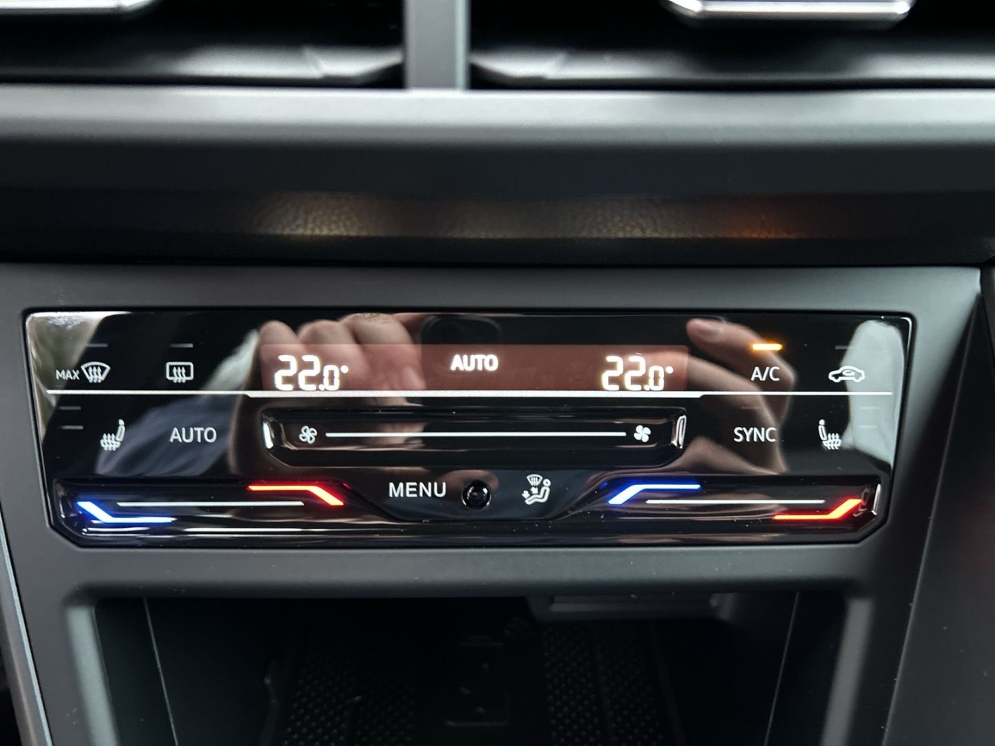 Fahrzeugabbildung Volkswagen Polo R-Line 1,0 l TSI DSG KEYLESS IQ.LIGHT IQ.DR