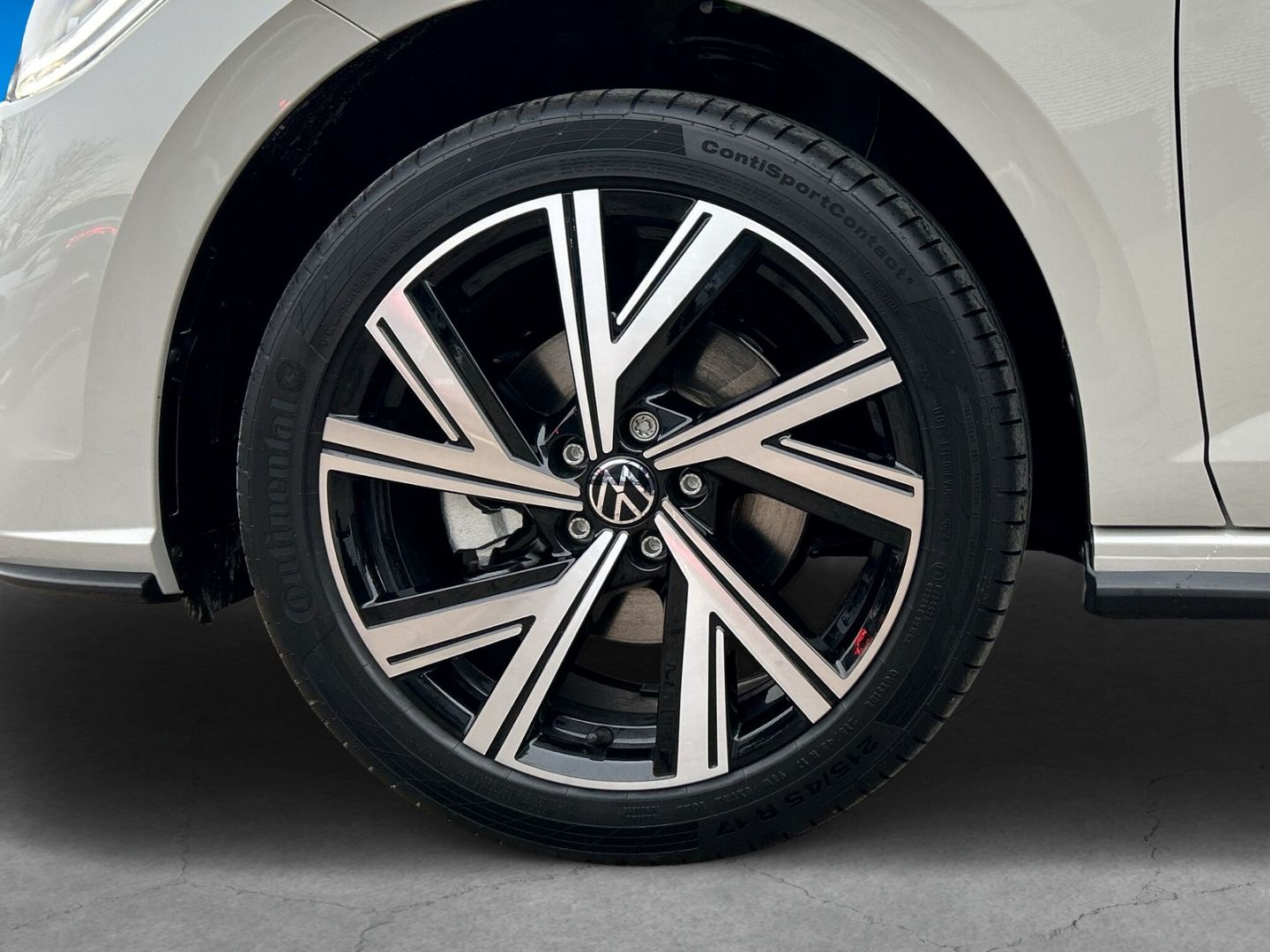 Fahrzeugabbildung Volkswagen Polo R-Line 1,0 l TSI DSG KEYLESS IQ.LIGHT IQ.DR
