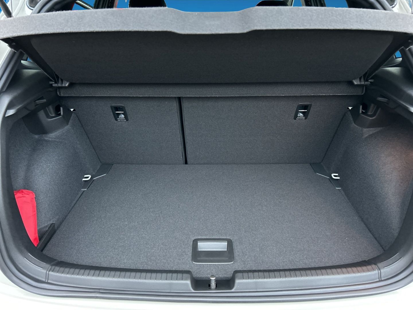 Fahrzeugabbildung Volkswagen Polo R-Line 1,0 l TSI DSG KEYLESS IQ.LIGHT IQ.DR