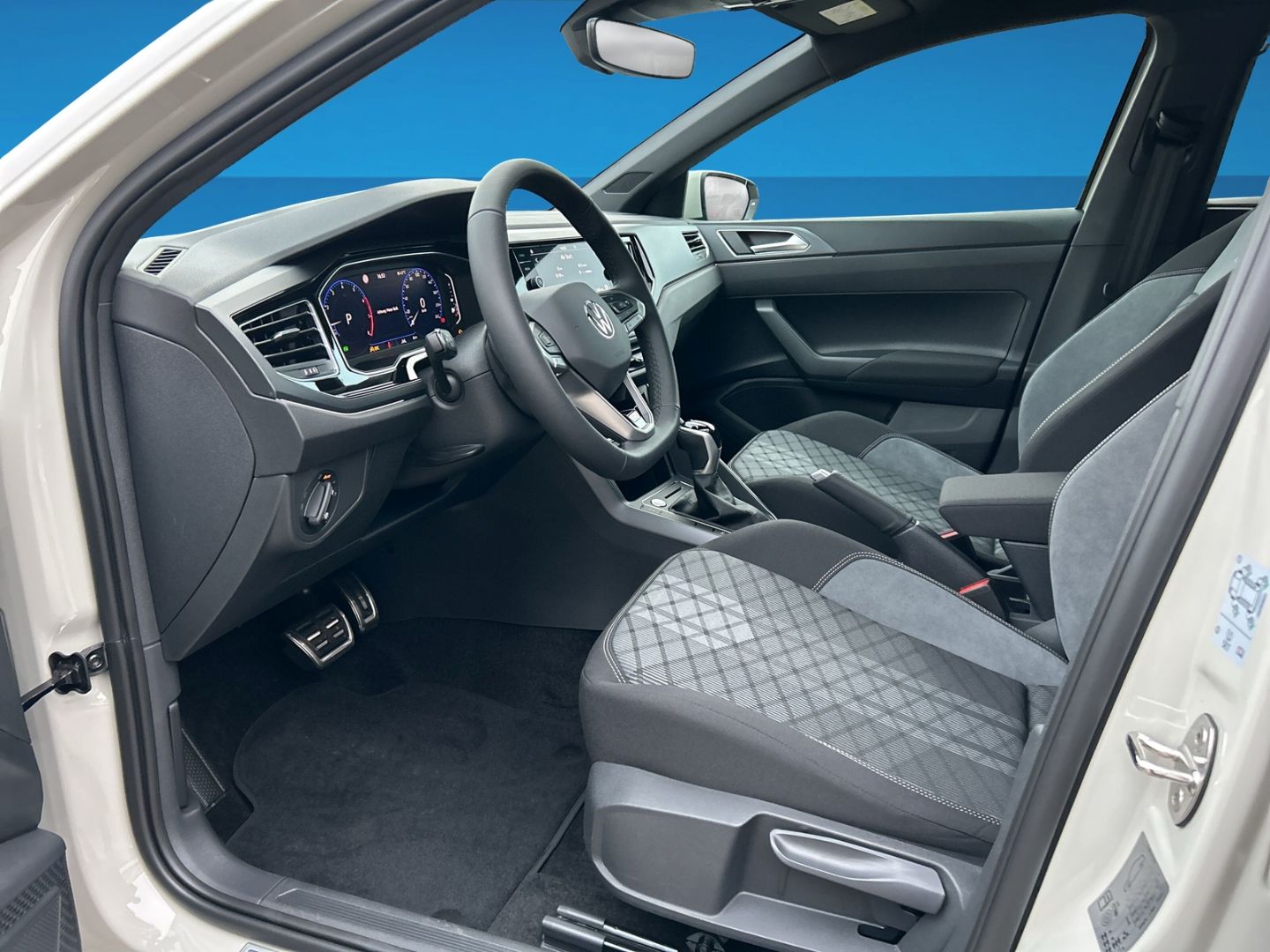 Fahrzeugabbildung Volkswagen Polo R-Line 1,0 l TSI DSG KEYLESS IQ.LIGHT IQ.DR