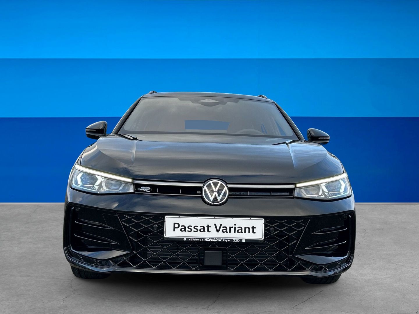 Fahrzeugabbildung Volkswagen Passat R-Line 2,0 l TDI PANO STANDH AHK SIGNATUR
