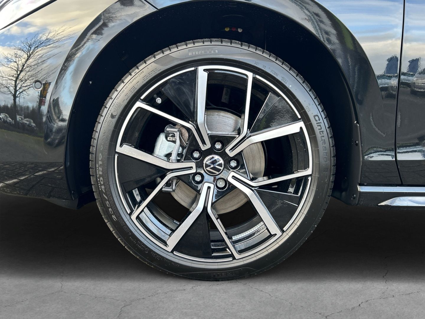 Fahrzeugabbildung Volkswagen Passat R-Line 2,0 l TDI PANO STANDH AHK SIGNATUR