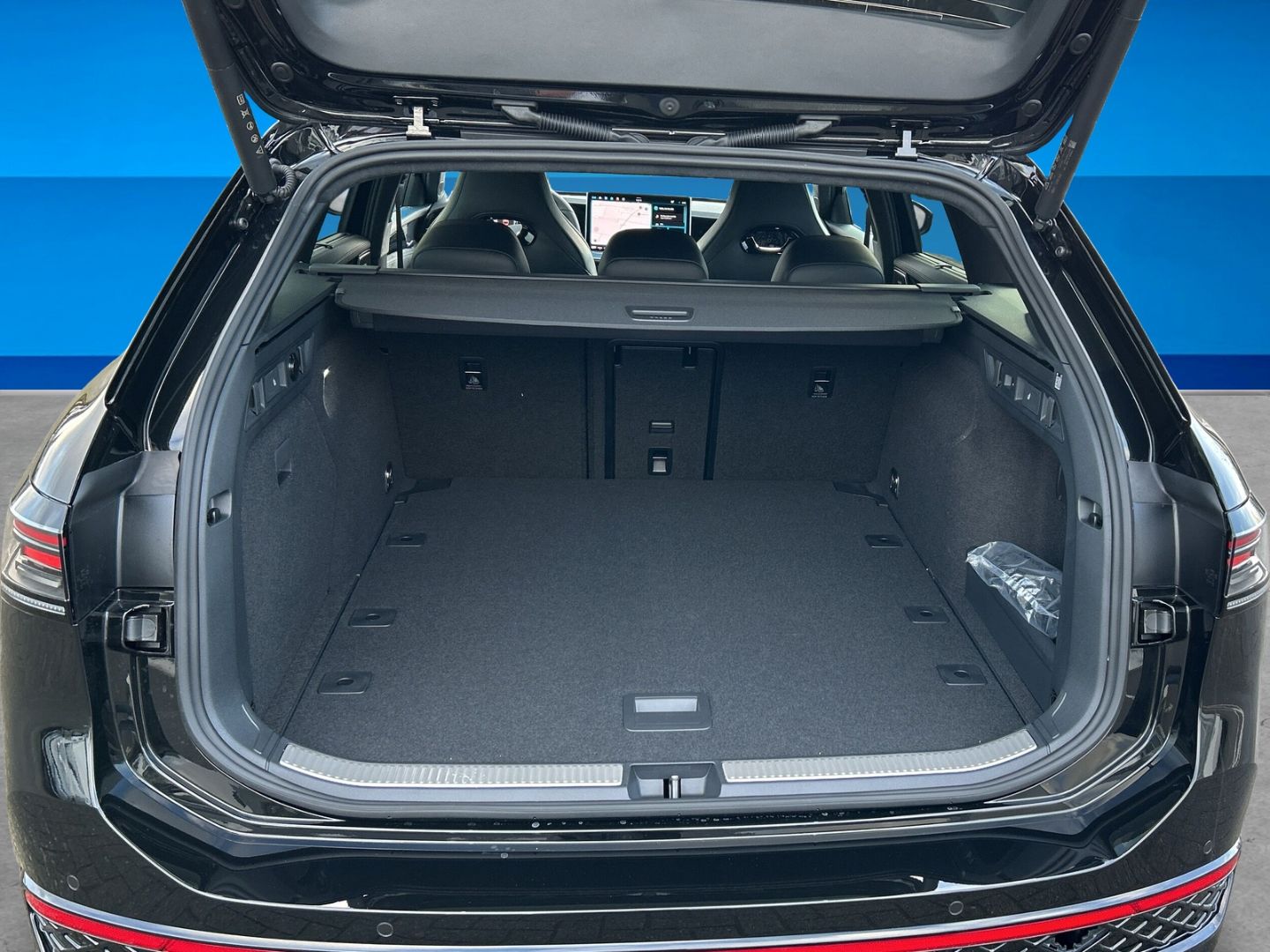 Fahrzeugabbildung Volkswagen Passat R-Line 2,0 l TDI PANO STANDH AHK SIGNATUR