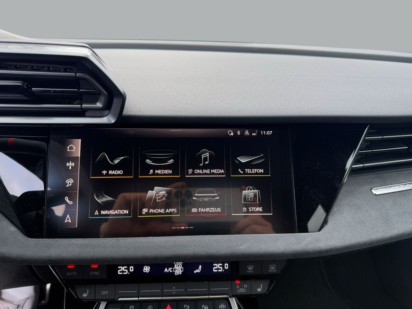 Fahrzeugabbildung Audi RS3 LED,PANO,SPORTABGAS,SONOS,MEMORY,NAVI,APPLE