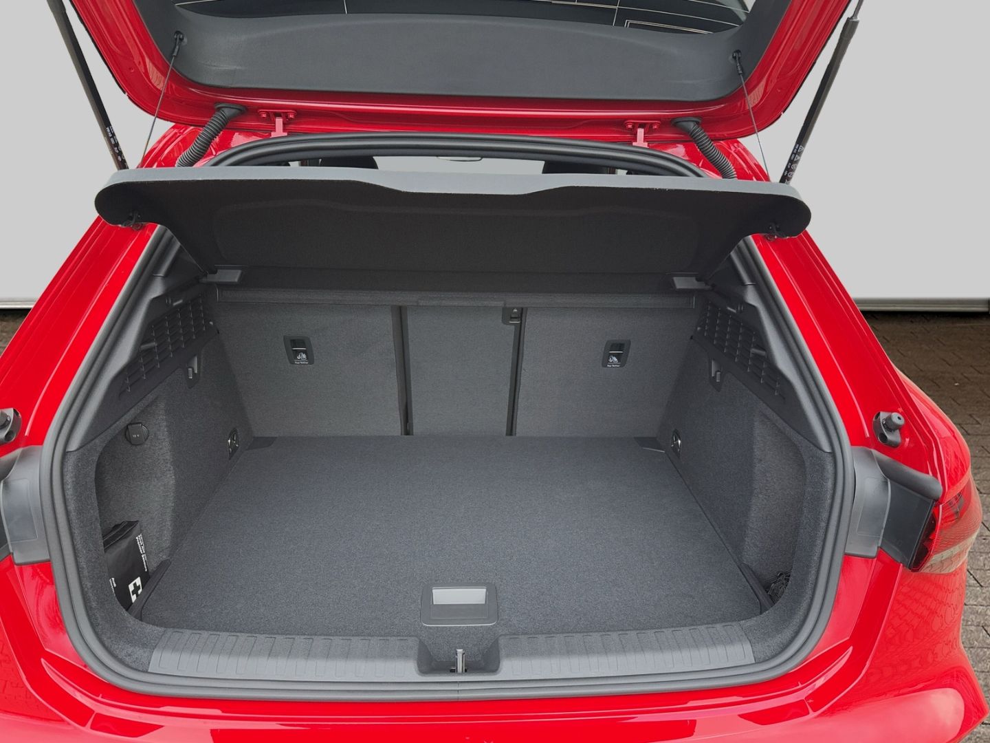 Fahrzeugabbildung Audi RS3 SPORTBACK 2.5 TFSI MATRIX-LED+PANO+SONOS+NAV